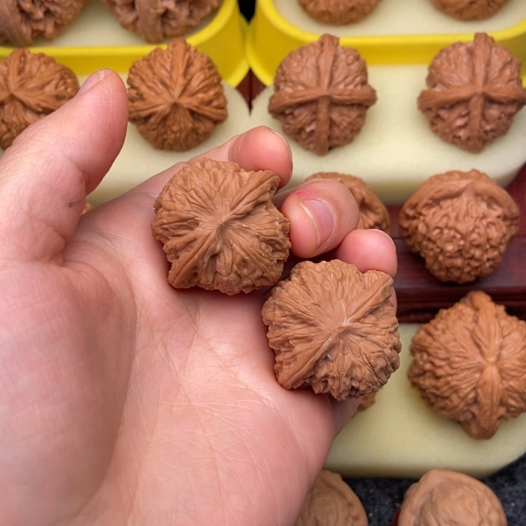 文玩核桃把件34精品红皮正磨