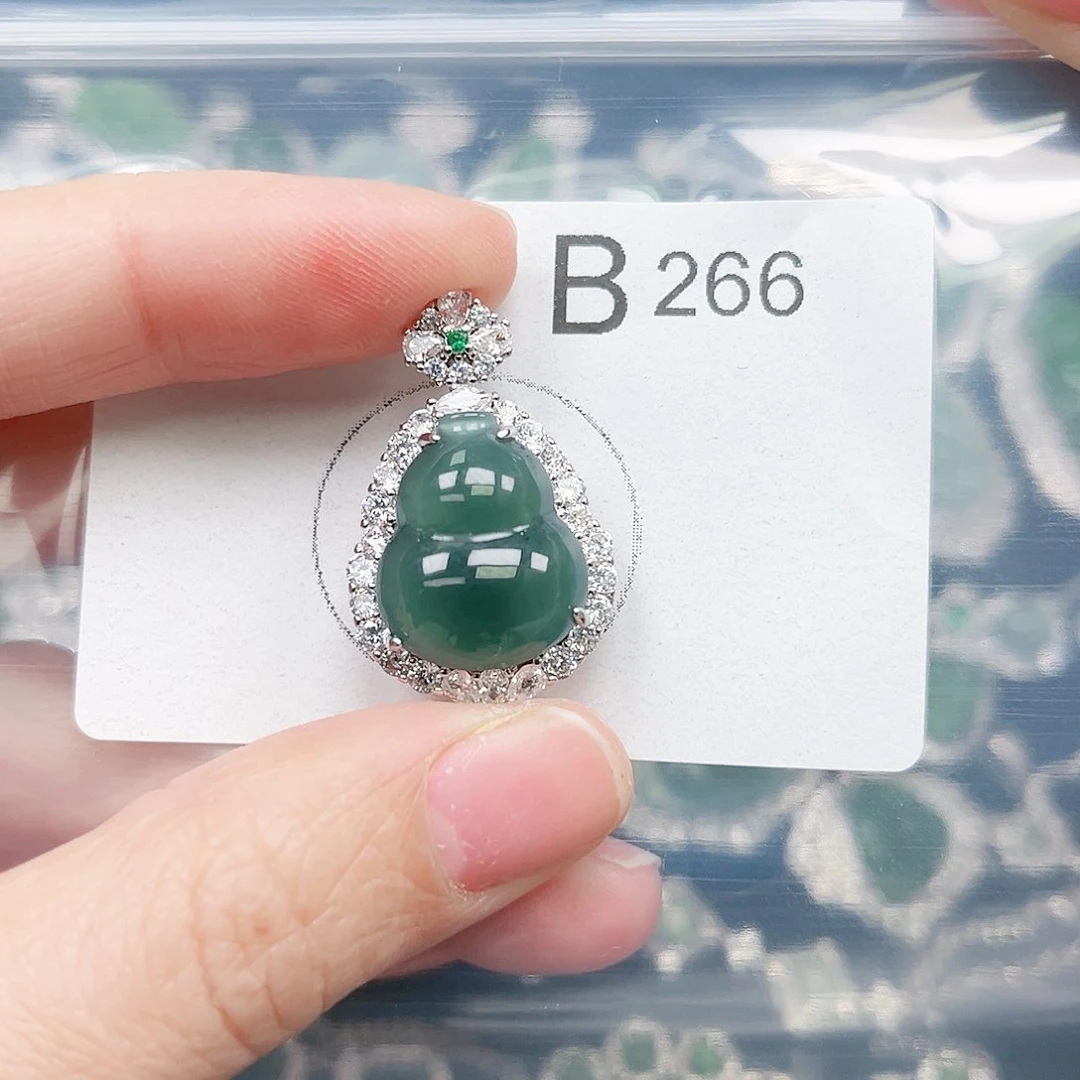 翡翠颈饰未镶嵌翡翠266