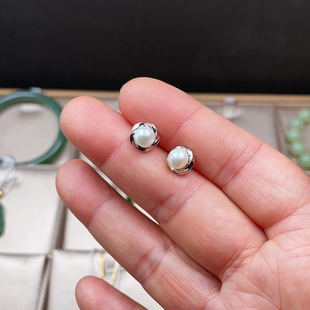 银S925镶嵌淡水珍珠耳饰