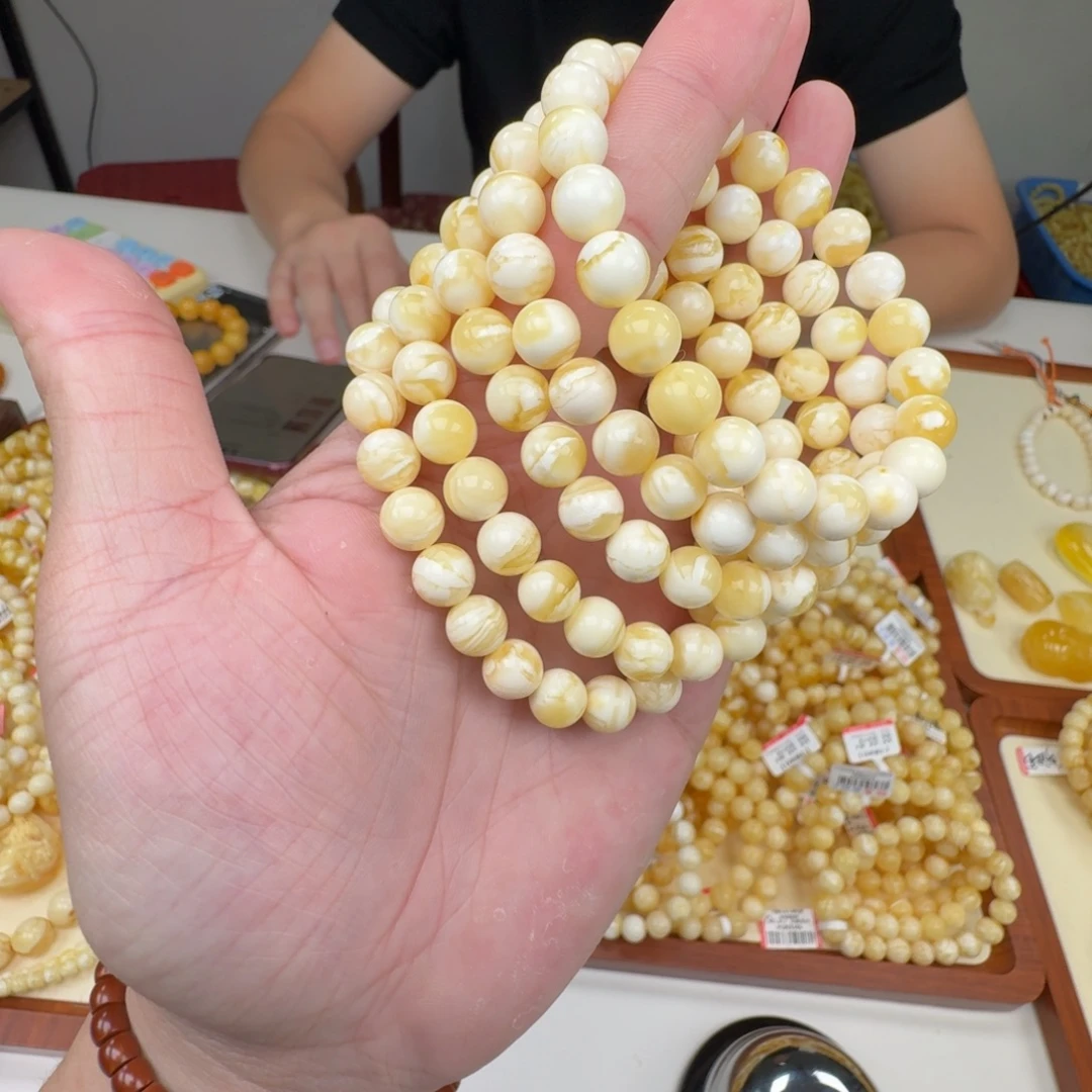 琥珀未镶嵌裸石多样性发其一