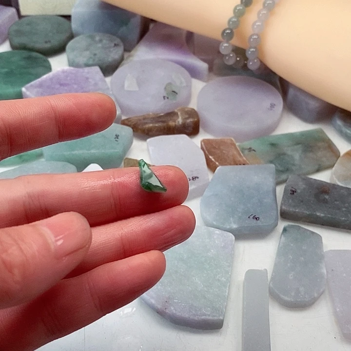 翡翠未镶嵌颈饰缅甸翡翠A货边角