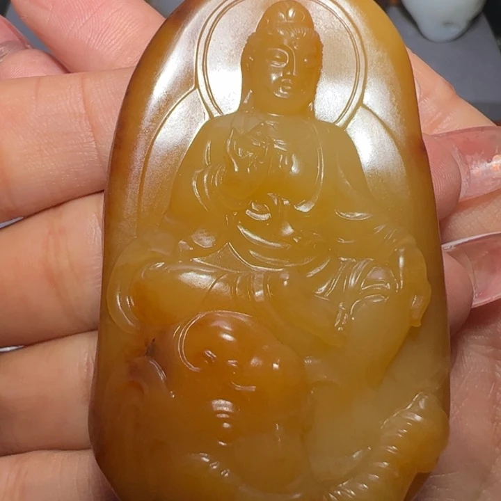 高***哥颈饰未镶嵌和田玉