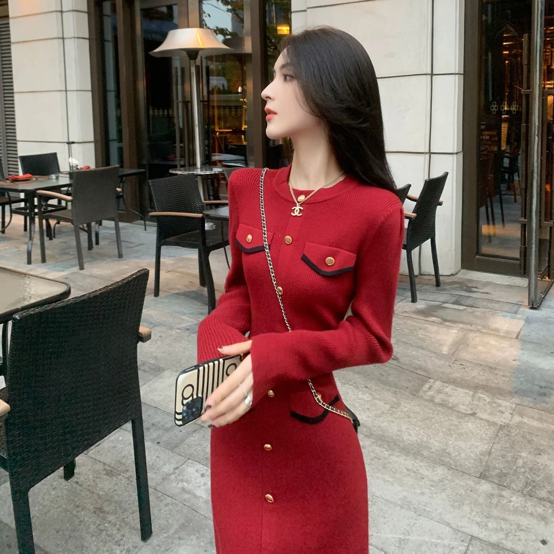 红色针织连衣裙秋冬2025新款小个子婚礼大衣内搭显瘦小香风毛衣裙