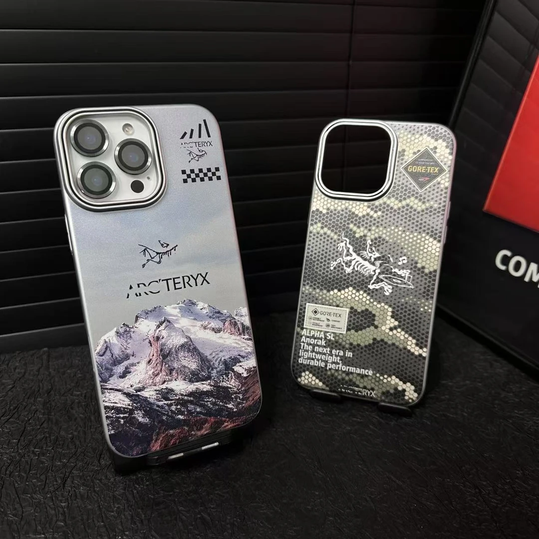 超薄磁吸户外潮牌保护套适用苹果iphone16151413promax情侣手机壳