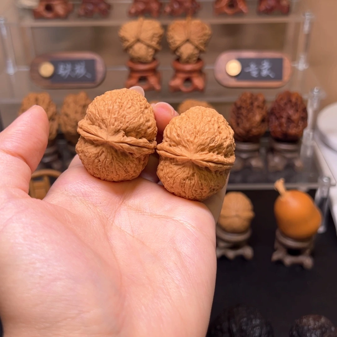 桃核吊坠?****?9 凤凰蛋绣球