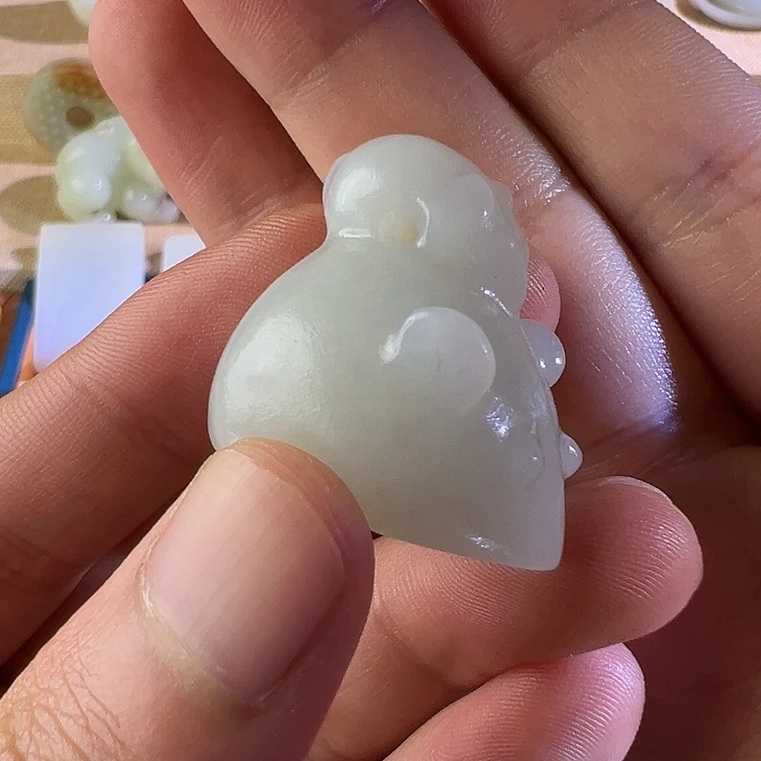 王***来和田玉未镶嵌颈饰