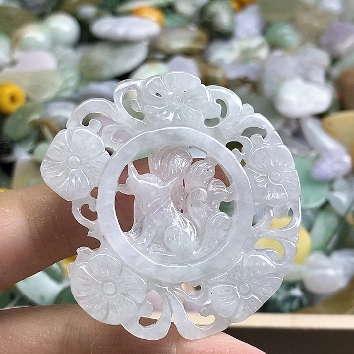 翡翠未镶嵌颈饰天然翡翠83