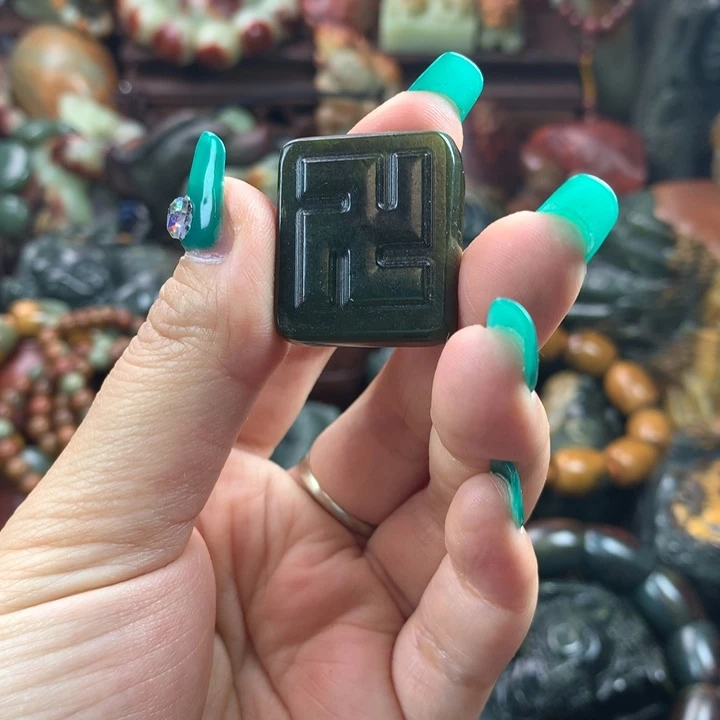 岫岩河磨玉（透闪石质玉）把件未镶嵌