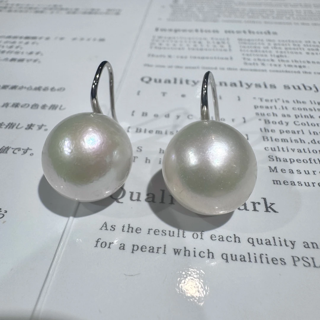 耳饰 日本大点位炫彩白珠耳钩 约14mm ZB251354