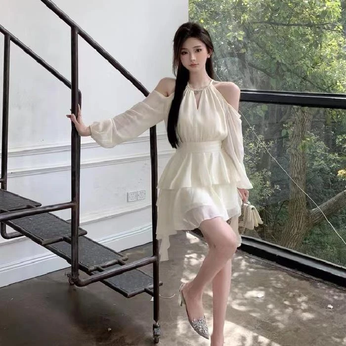 性感法式杏色长袖连衣裙收腰显瘦超仙荷叶边蛋糕裙白色设计感纯欲