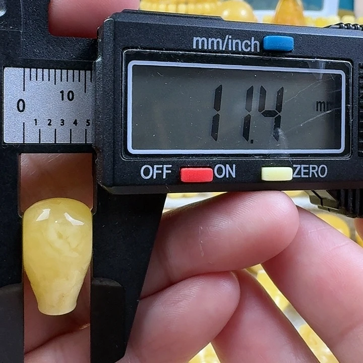 蜜蜡未镶嵌裸石16杂