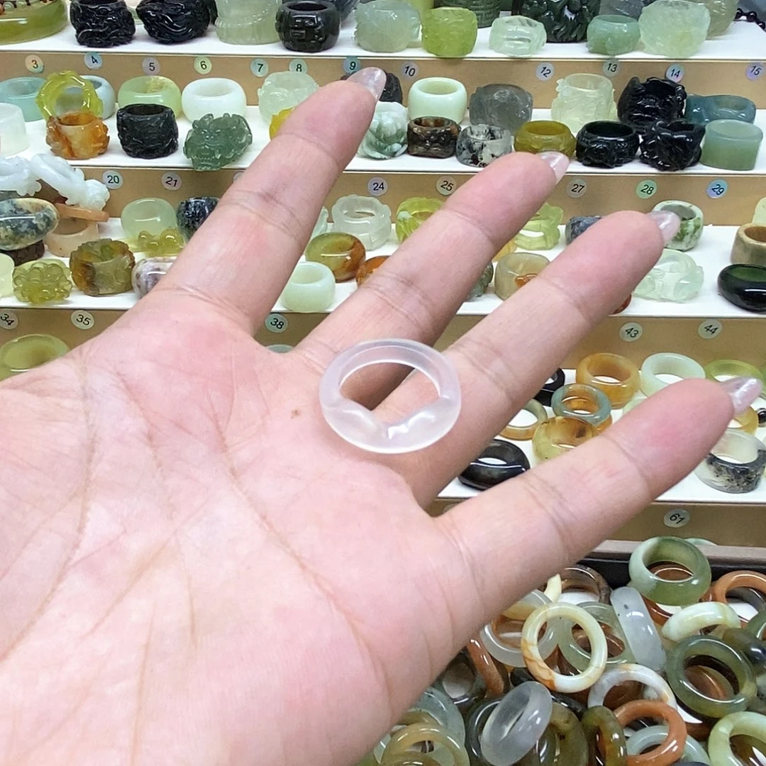 七***海未镶嵌岫玉天然玉石戒指