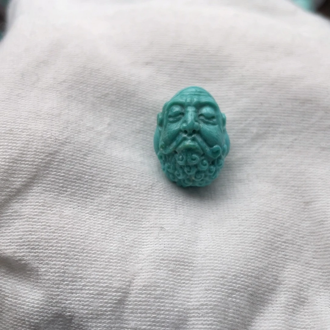 绿松石未镶嵌颈饰