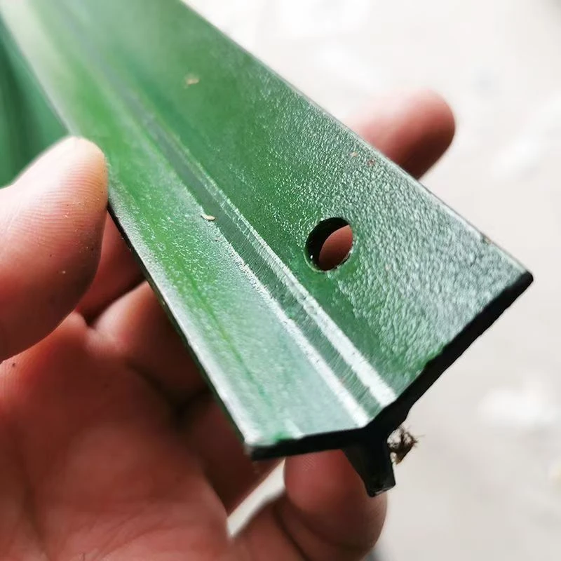 铁丝网围栏养殖刺线家用优惠护栏牛栏网立柱防撞杆实心隔离铁柱子