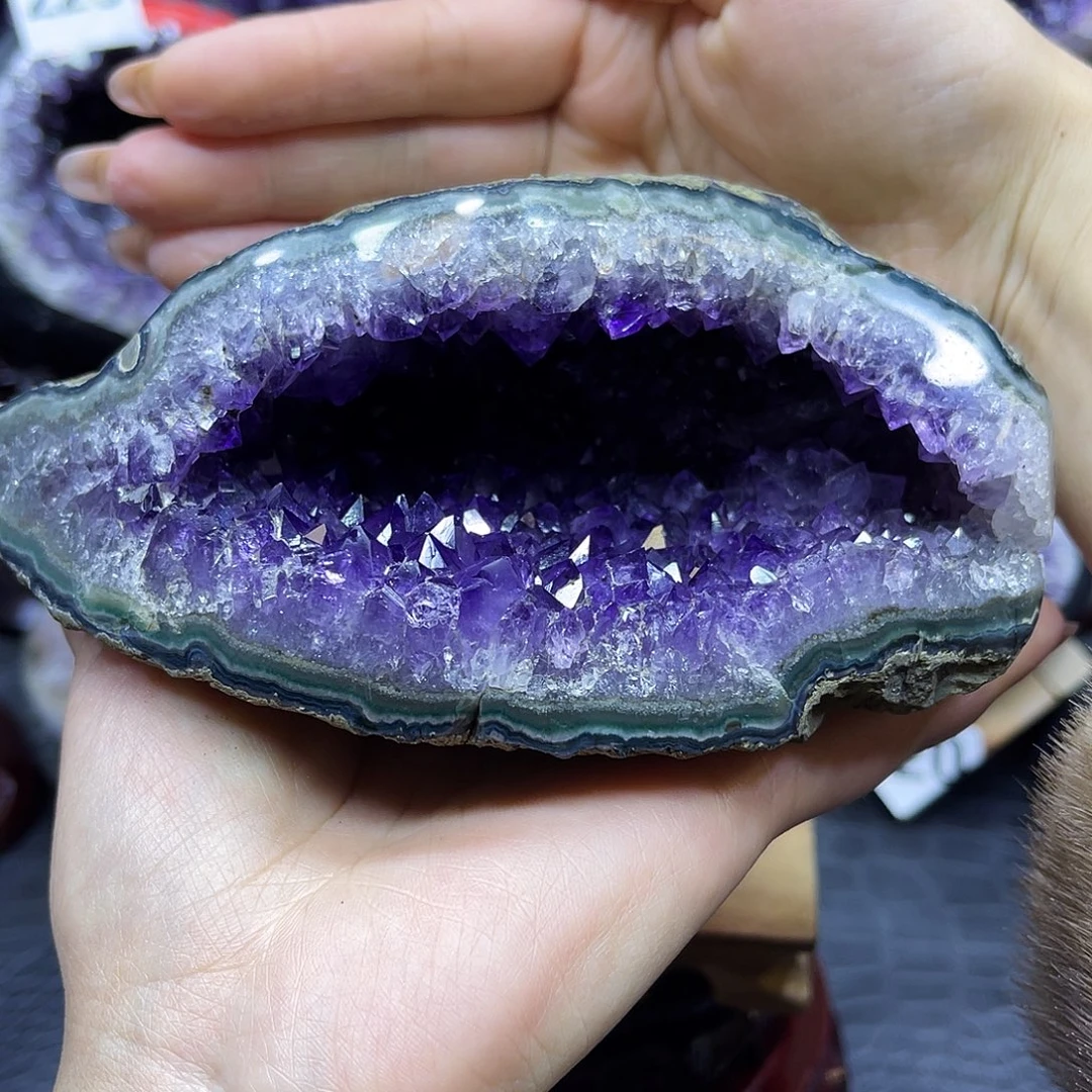 紫晶未镶嵌大型摆件（非配饰）