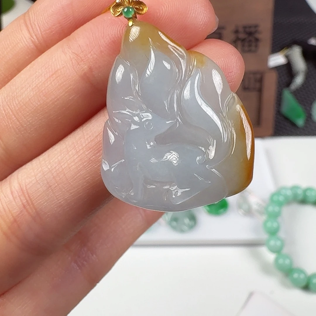 翡翠18K金镶嵌颈饰