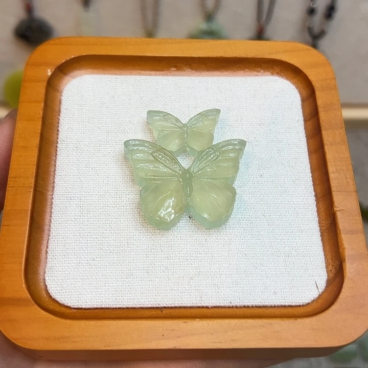 蛇纹石玉未镶嵌颈饰子母冰透蝴蝶卡40点缀