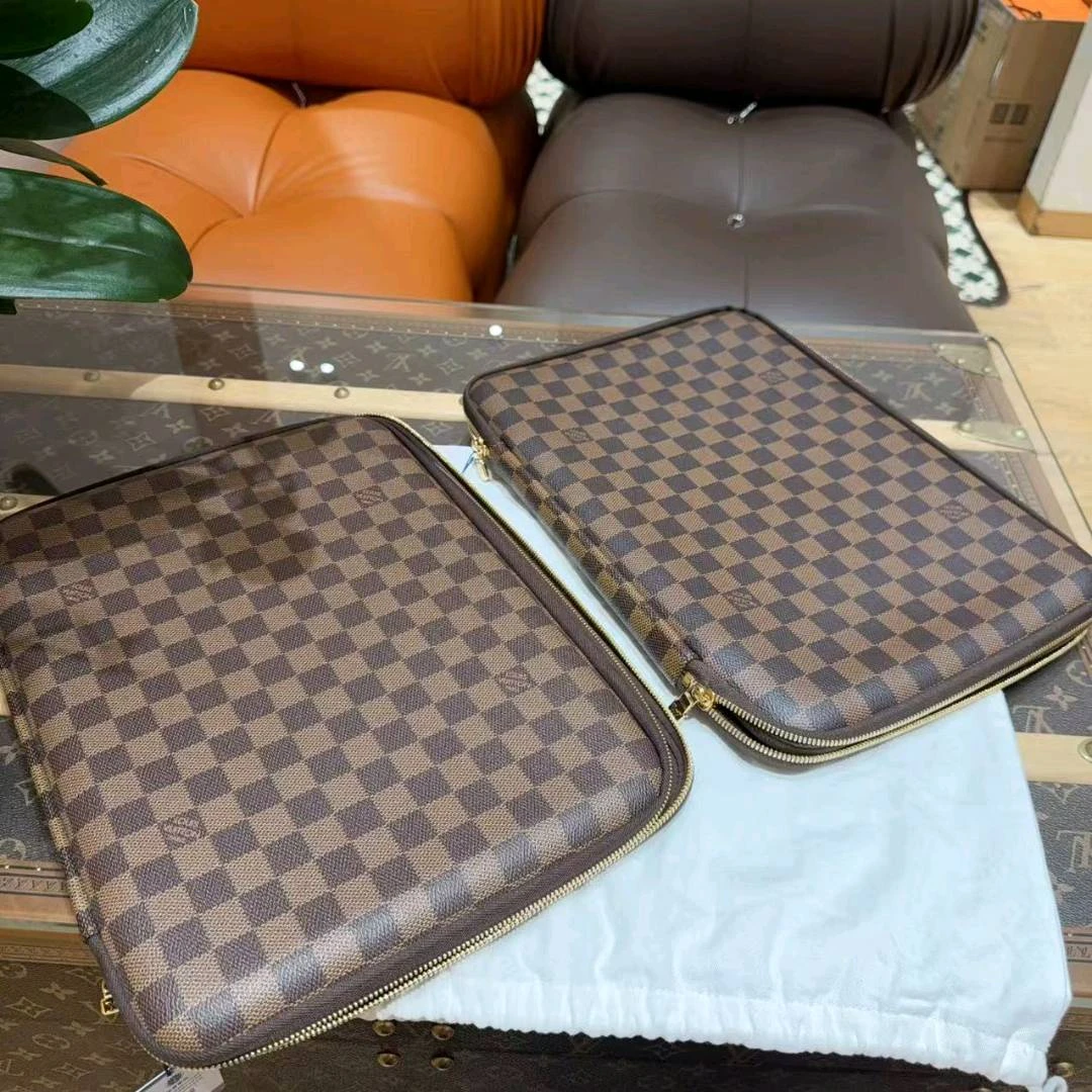 99新 LouisVuitton/路易威登 路易威登/Lv 咖色棋盘格笔记本电脑