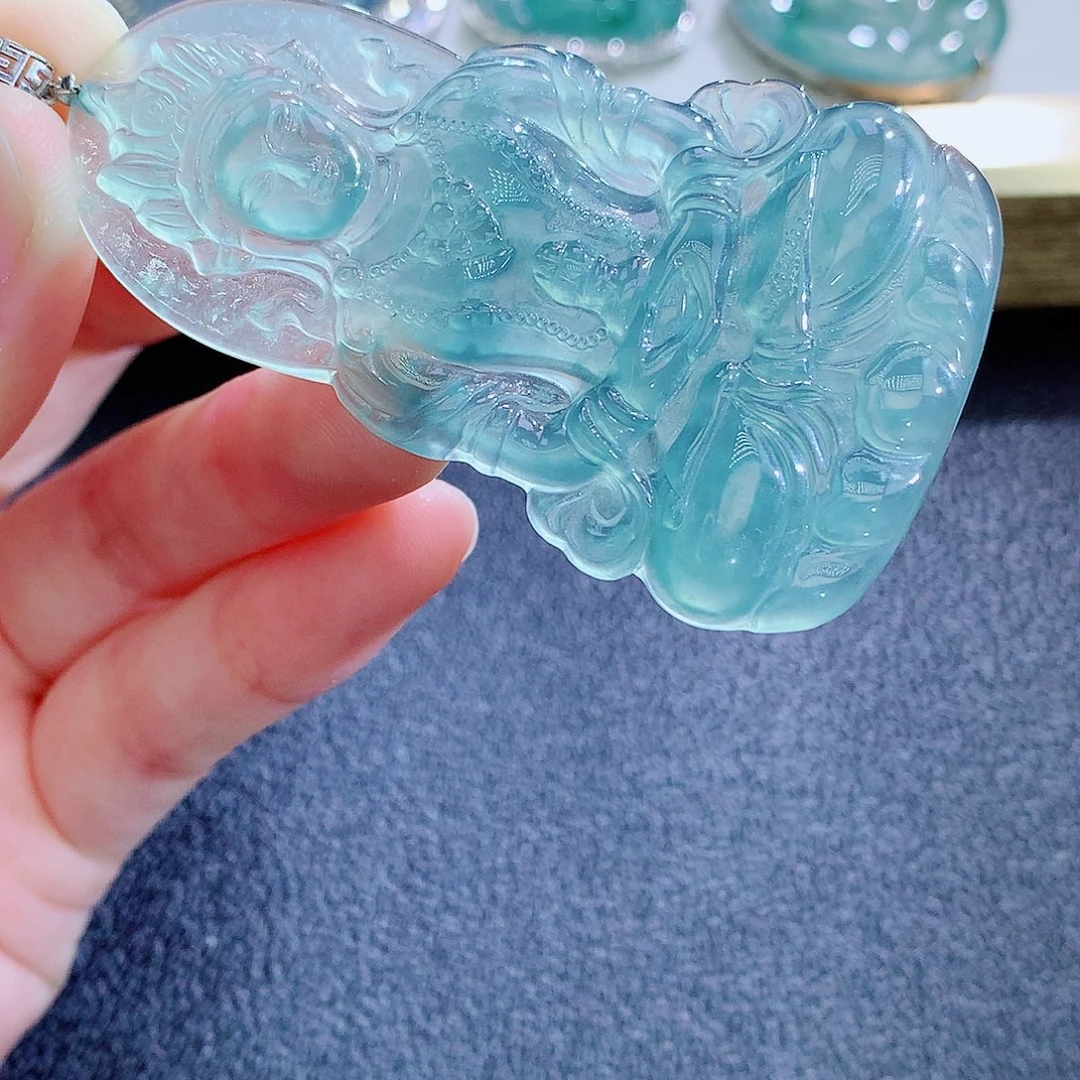 翡翠18K金镶嵌颈饰翡翠
