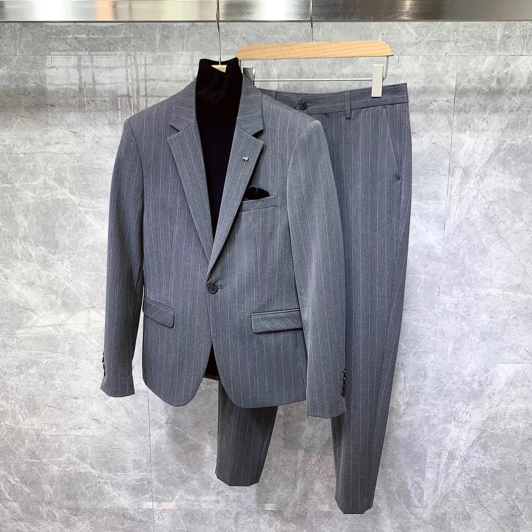 条纹一粒单排扣春季徽章西服套装紧身小西装轻奢修身