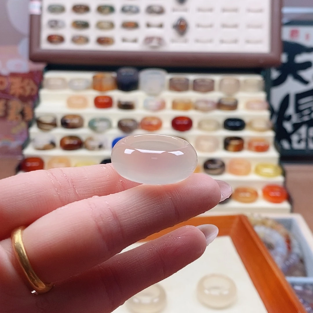 玛瑙/玉髓戒指未镶嵌可*宝