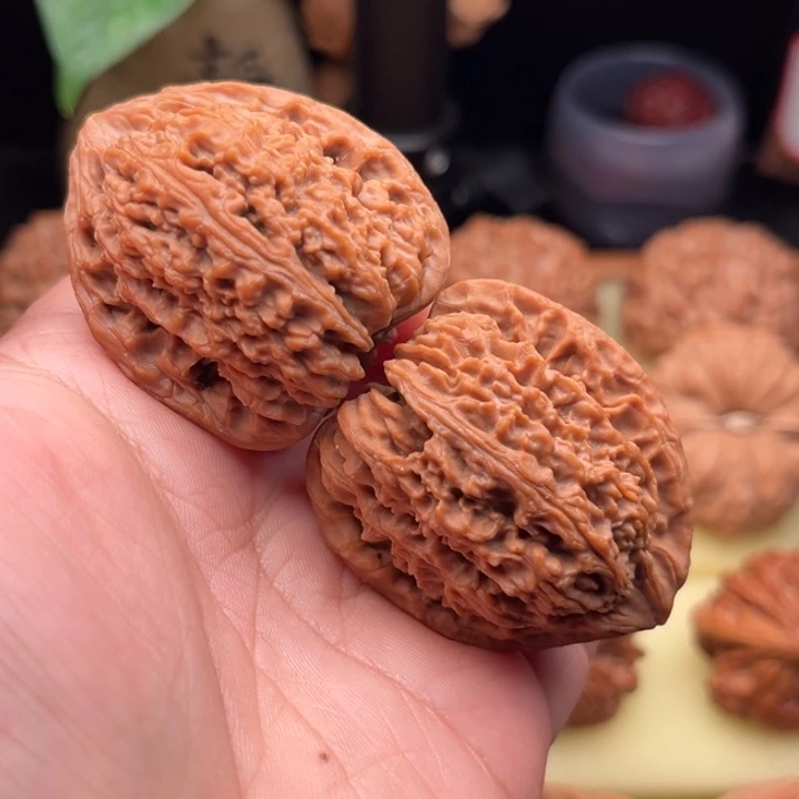 文玩核桃把件40南疆石全品炮弹庄