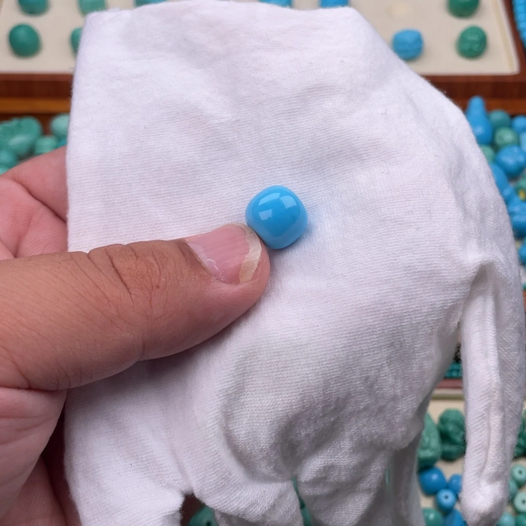 。***直径12蓝色老型珠一颗