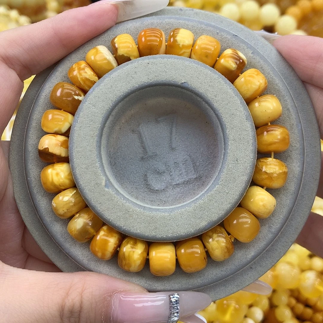 蜜蜡未镶嵌珠宝奇石