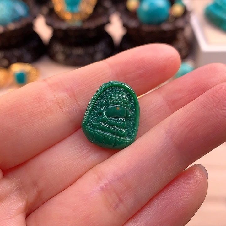 绿松石配饰未镶嵌