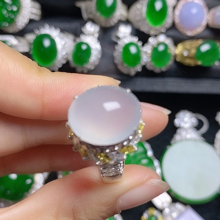 未镶嵌挂件翡翠蛋面