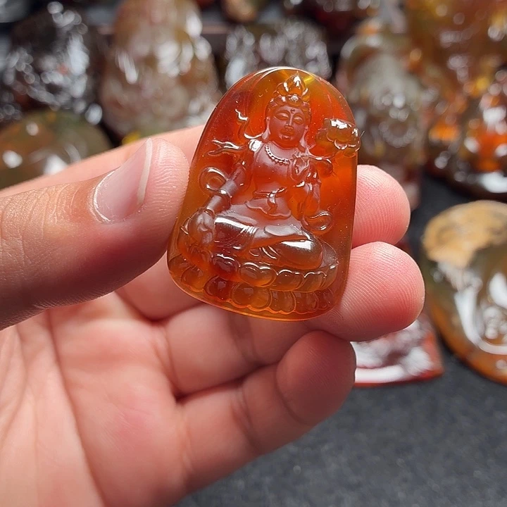 琥珀未镶嵌颈饰106