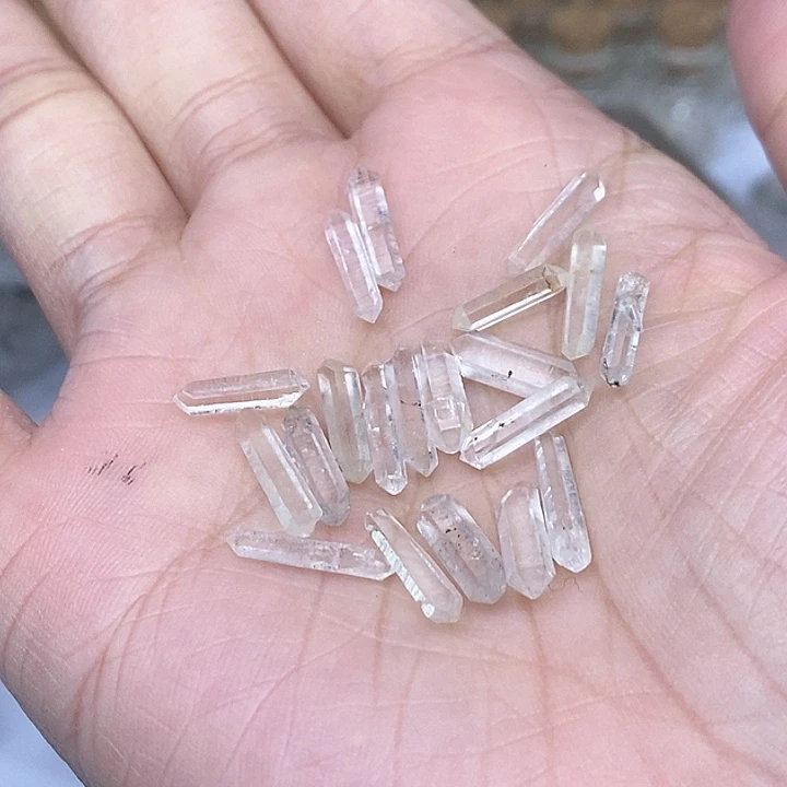水晶颈饰未镶嵌20个小长条闪灵钻