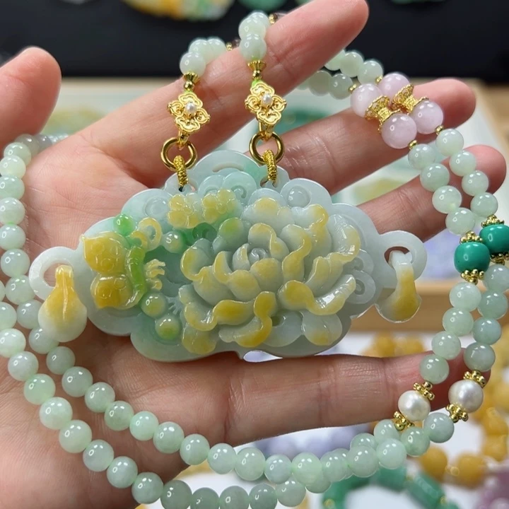 颈饰未镶嵌翡翠吊坠