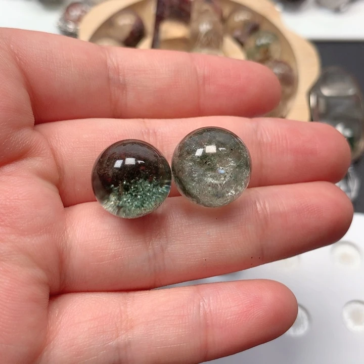 未镶嵌颈饰水晶阿*水晶