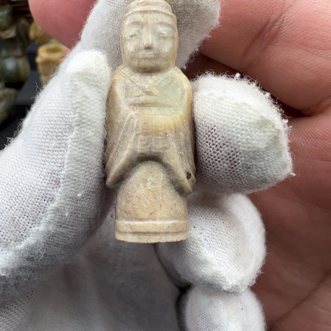 暴***暴和田玉未镶嵌颈饰