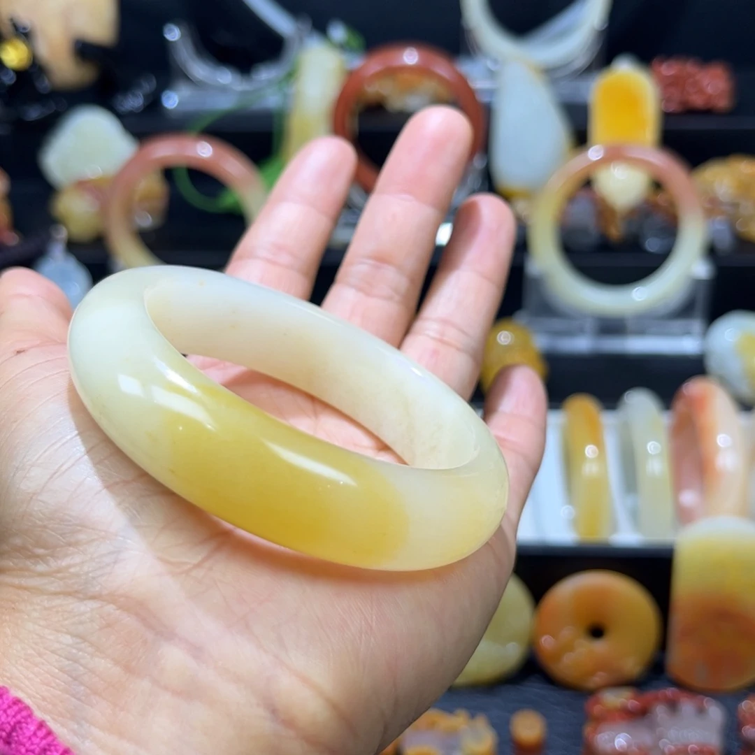石英质玉（黄龙玉）未镶嵌手镯