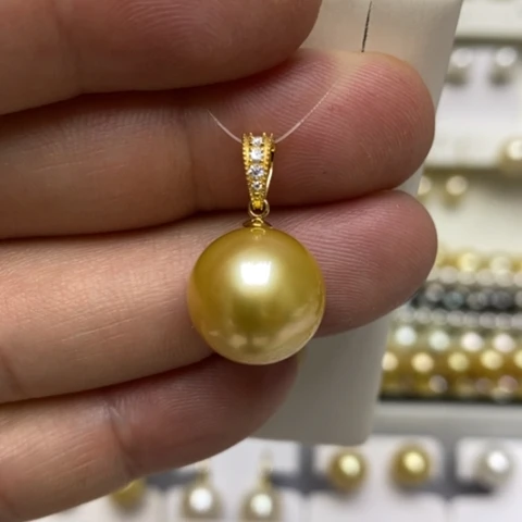 18K金镶嵌颈饰海水珍珠