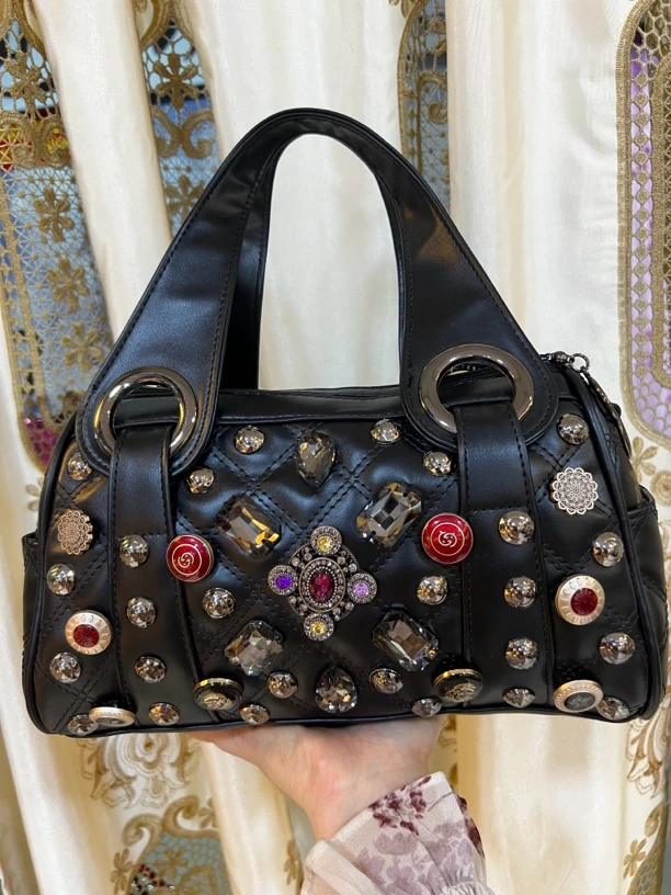 炫丽皮具原创设计2307手工缝制扣子包