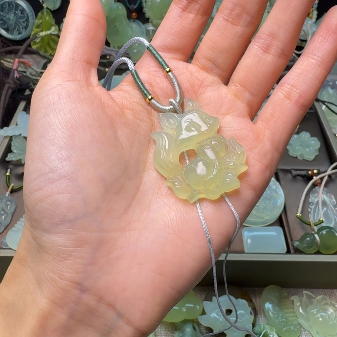 蛇纹石玉颈饰未镶嵌红*H