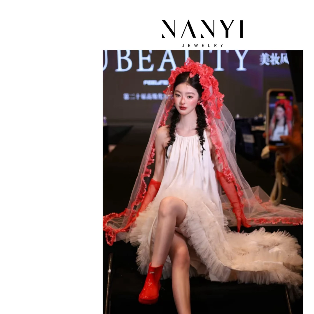 南一｜康康造型 多巴胺 红色蝴蝶结可拆卸头纱