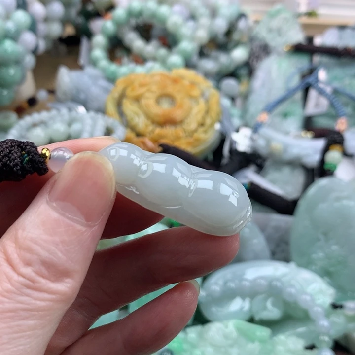 翡翠未镶嵌颈饰吊坠