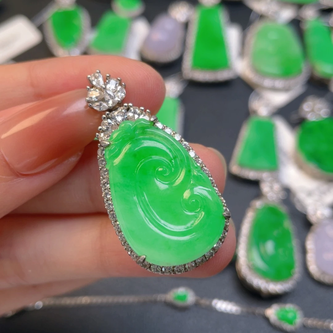 颈饰银S925镶嵌翡翠