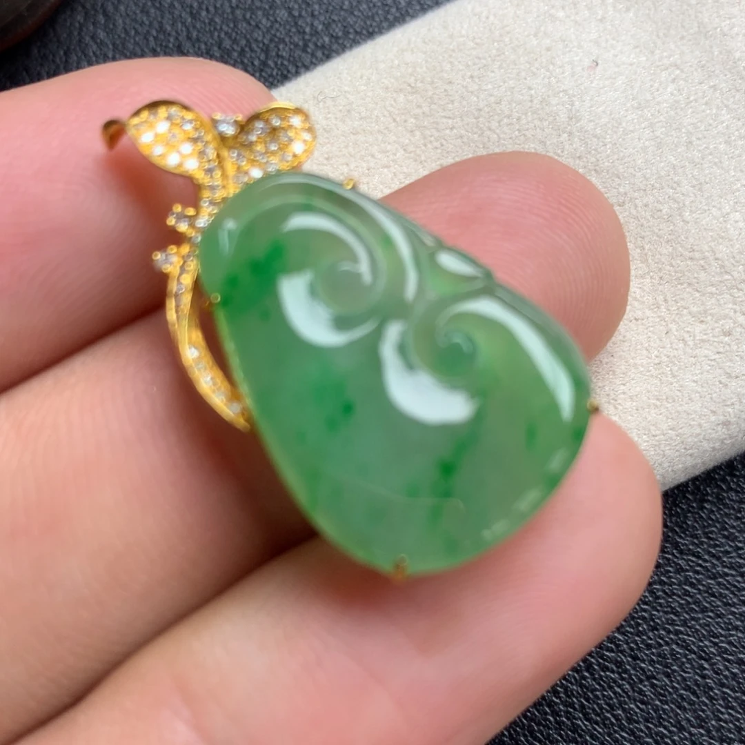 翡翠颈饰未镶嵌翡翠