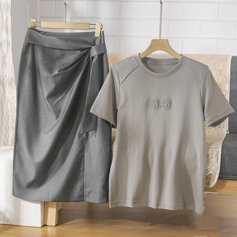 E2188【新款】休闲百搭款字母T恤垫肩+开叉系带半身裙两件套