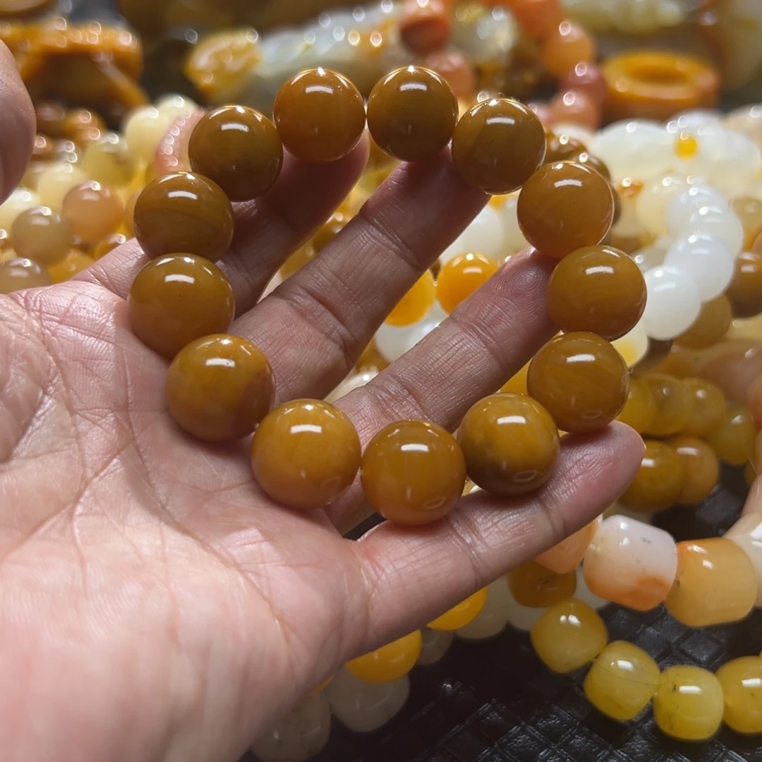 石英质玉未镶嵌颈饰