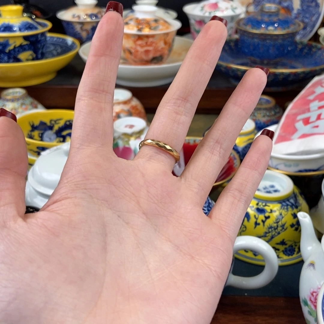 梁*柔陶瓷艺术家的作品是一种