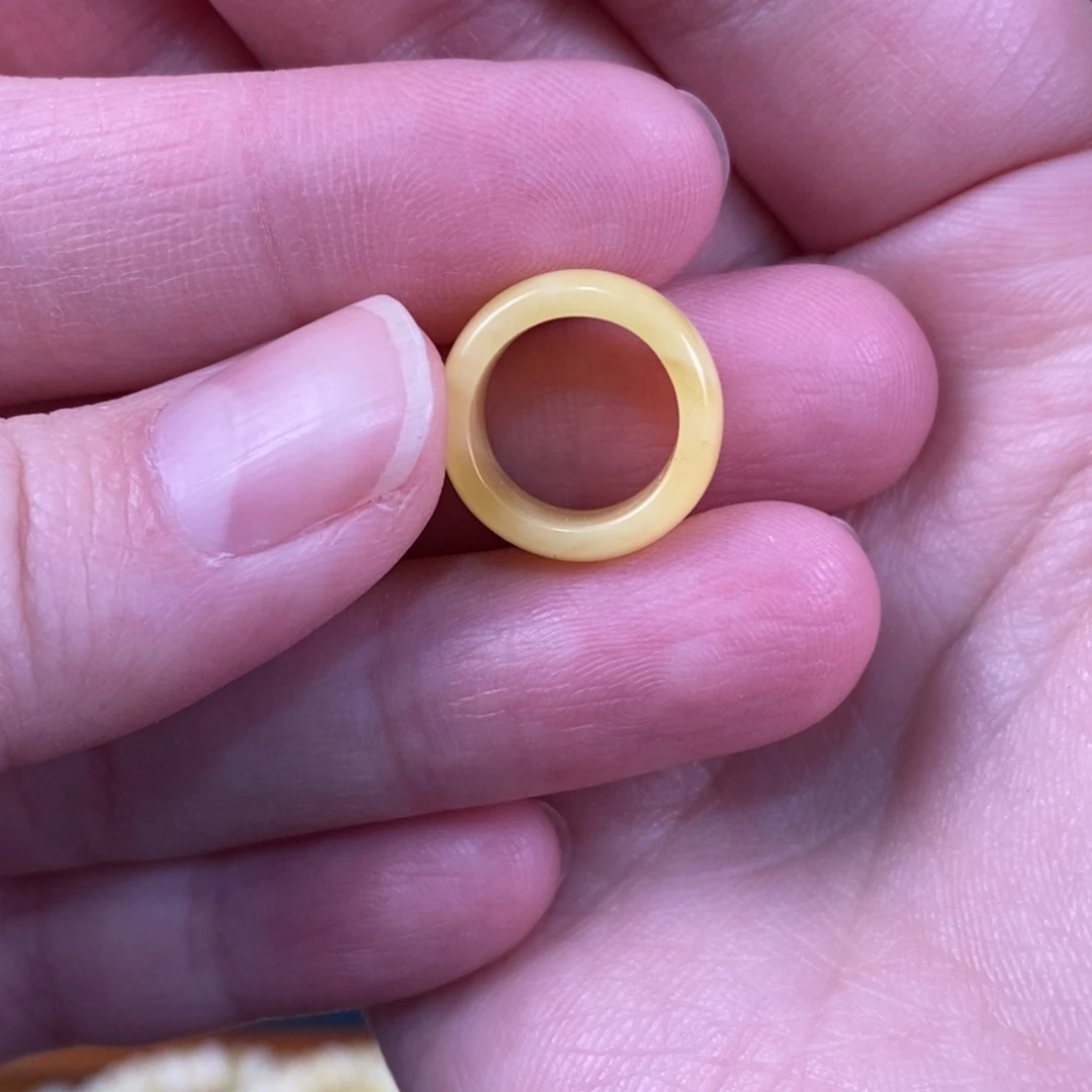 蜜蜡未镶嵌珠宝奇石跑环、内径10.2