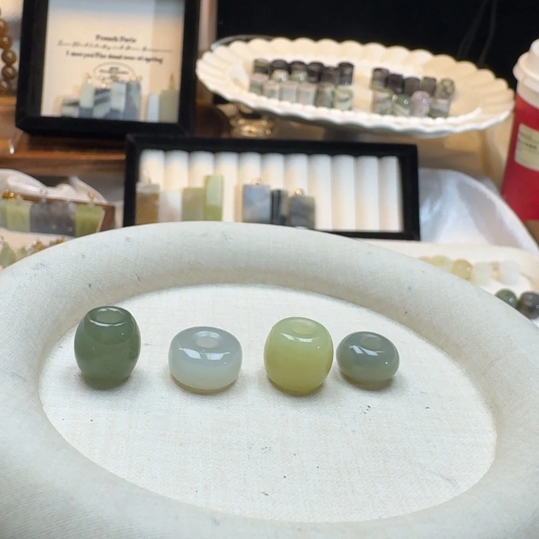 一***集和田玉（糖玉）未镶嵌戒指不退换