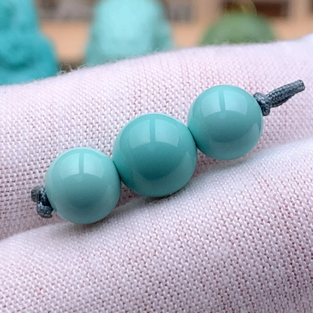 肖***在绿松石未镶嵌珠宝奇石