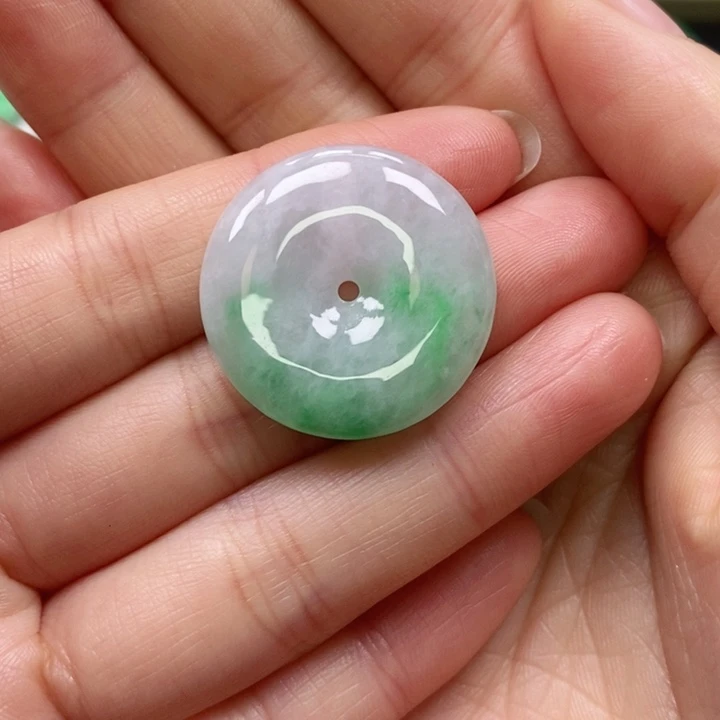 翡翠颈饰未镶嵌吊坠